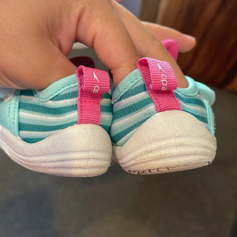 Speedo Girls Water shoes size 5c